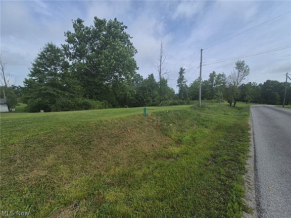 2nd image of 1129-1130 Cinnamon Dr