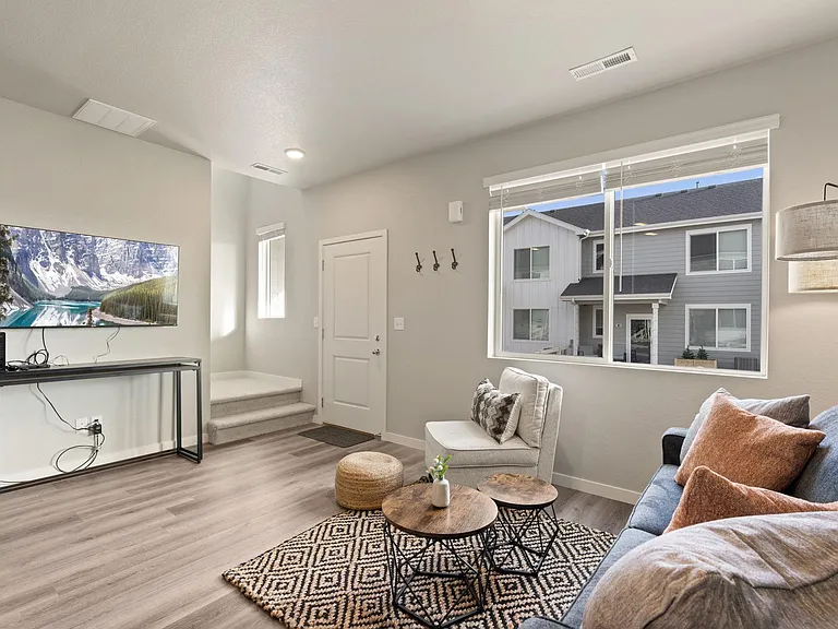 720 Oregon Trl #C3 — Photo 5