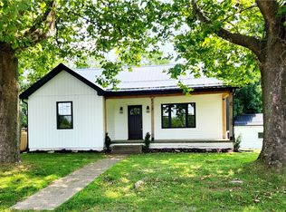 6313 Tuscarawas Rd, Industry, PA 15052