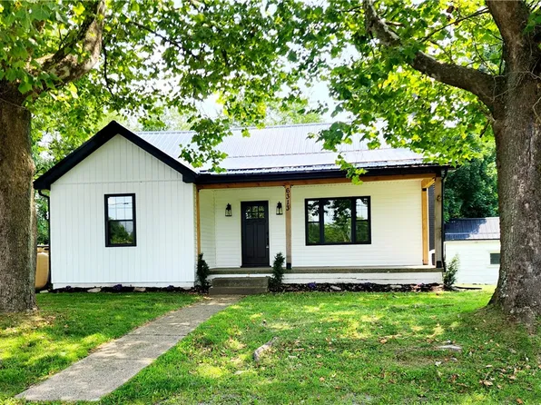 6313 Tuscarawas Rd, Industry, PA 15052