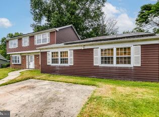 83 Hamilton Ln, Willingboro, NJ 08046