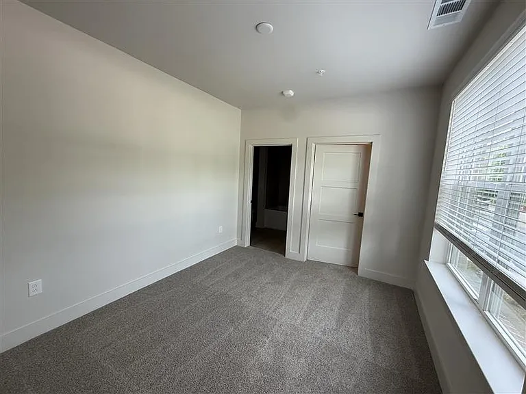 District on the Etowah Apartments — Photo 1434