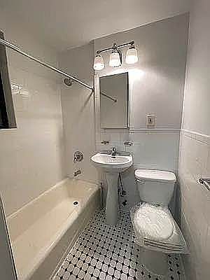 4th image of 333 E 89th St APT 3A