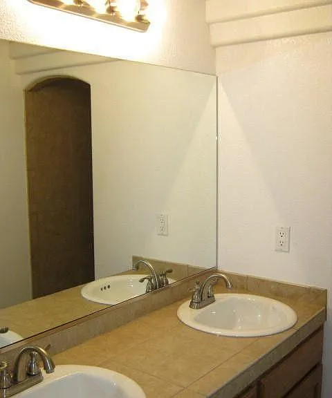 primary bedroom en suite bathroom 2 sinks