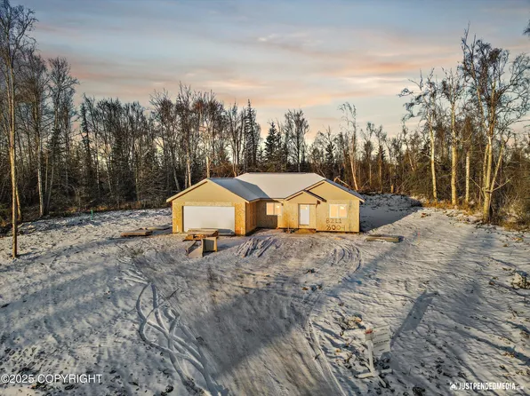 8004 W Aurora Heights Loop, Wasilla, AK 99654