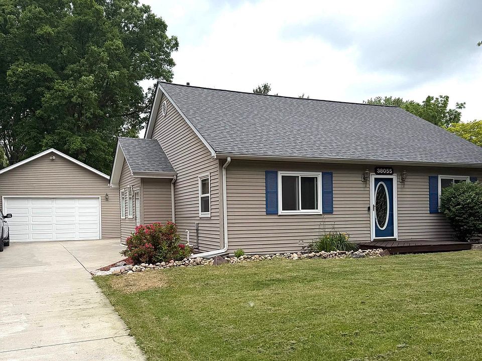 1st image of 38055 Winkler St