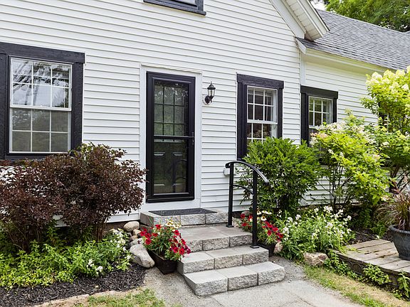 3rd image of 293 Bridge Street