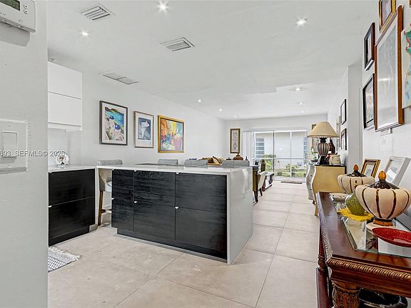 4th image of 8953 Warwick Dr #8953
