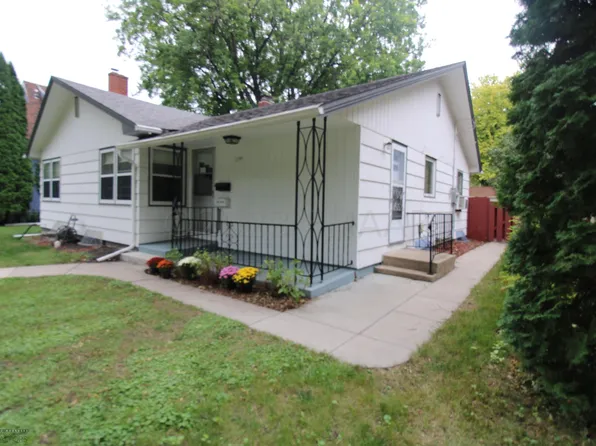 1341 4th St N, Fargo, ND 58102
