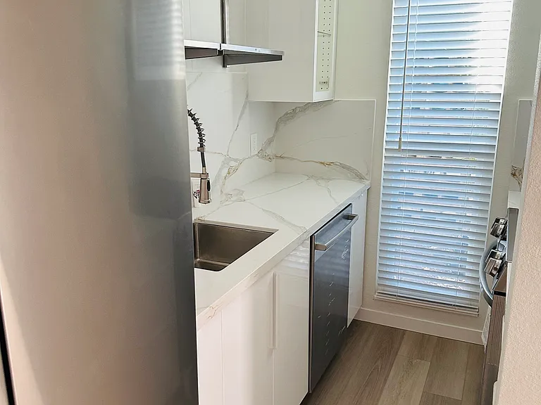 1411 Creekside Dr — Photo 5