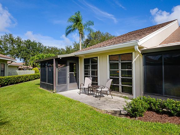 Home For Sale In Eaglewood