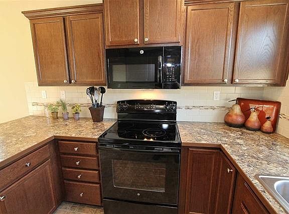 3rd image of 2128 E Elm Grove Dr