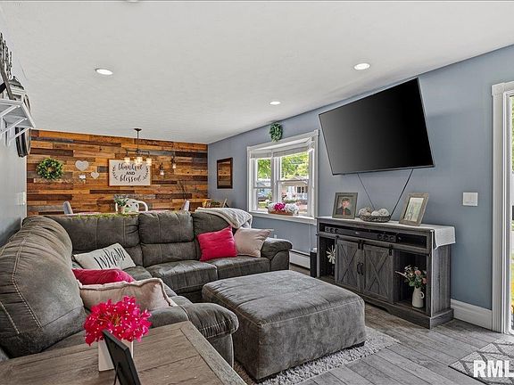 5th image of 204 Buckhorn Dr