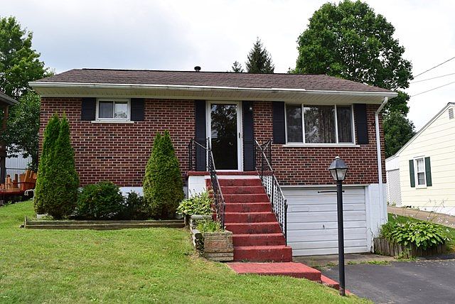 1st image of 111 Travelers Ln