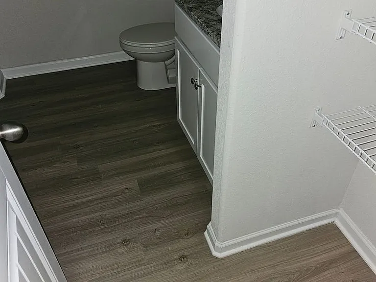 524 Hawley St — Photo 33