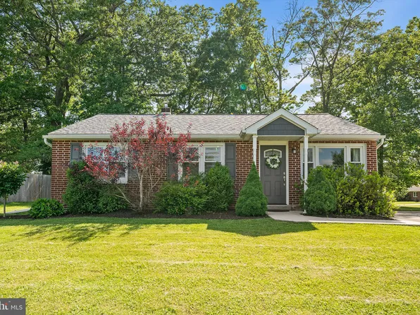 17 Perkiomen Ave, Schwenksville, PA 19473