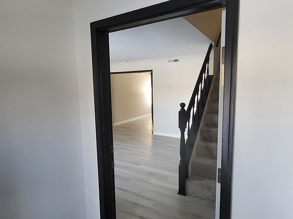 2nd image of 104B N Hardin Dr