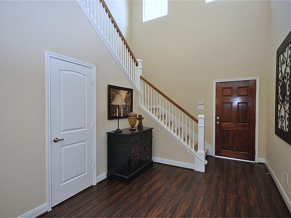 4th image of 2427 Lacyberry St