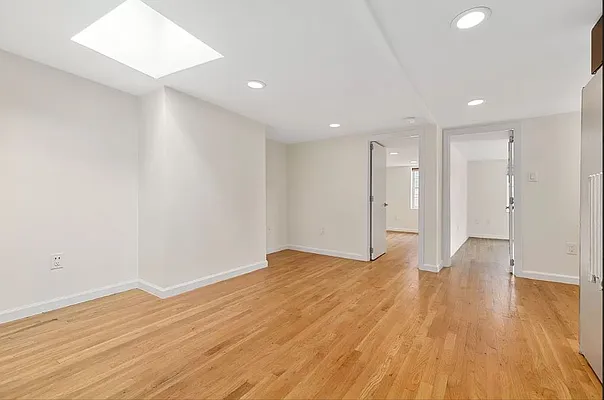 Rented by Dalan Rentals | media 10