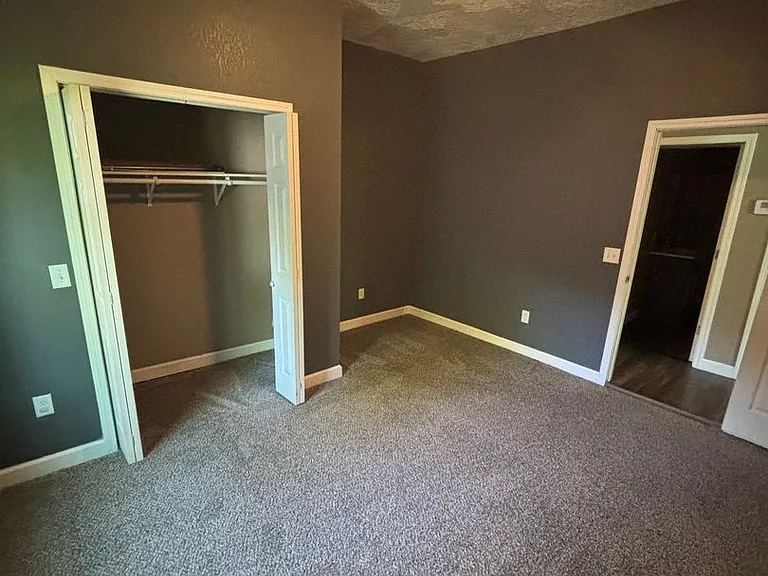 2027 N Weller Ave — Photo 13