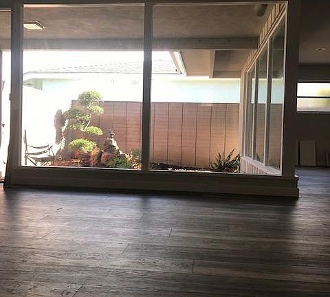 5th image of 442 Fullerton Ave
