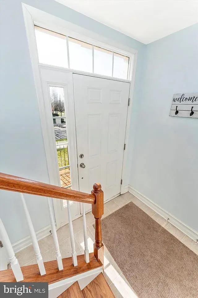 3 bed, 2.5 bath, 2193 sqft, $3,150 — Photo 4
