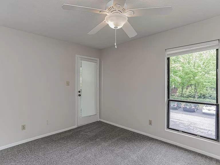 115 Tuxworth Cir — Photo 11