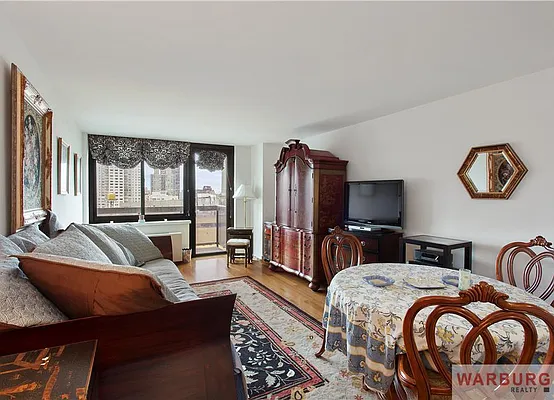 Sold by Warburg | media 16