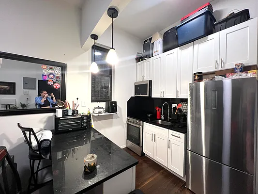 Rented by KNOCKKNOCK LLC | media 14