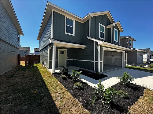 456 Sandringham Loop Photo 1