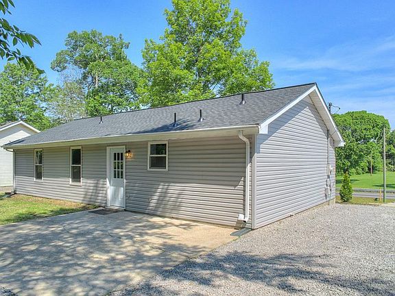 3rd image of 212 Broadmoor Dr