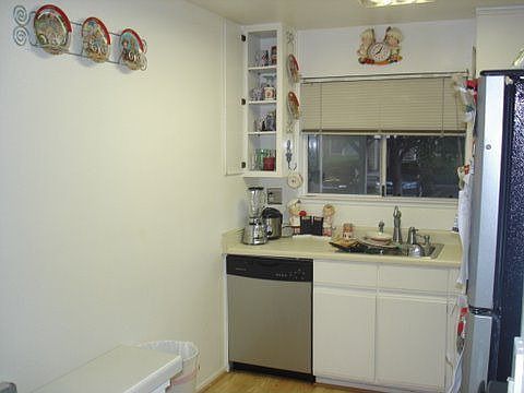 5th image of 1540 Four Oaks Cir