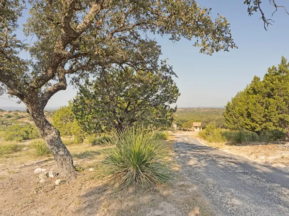 186 SEVEN SISTERS DR, Boerne, TX 78006