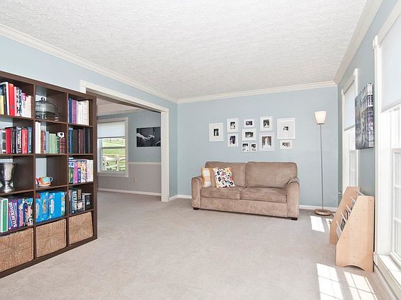3rd image of 7331 Glenn Farms Dr