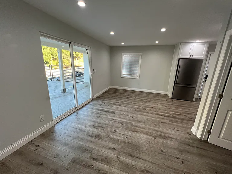 806-806 N Record Ave — Photo 6
