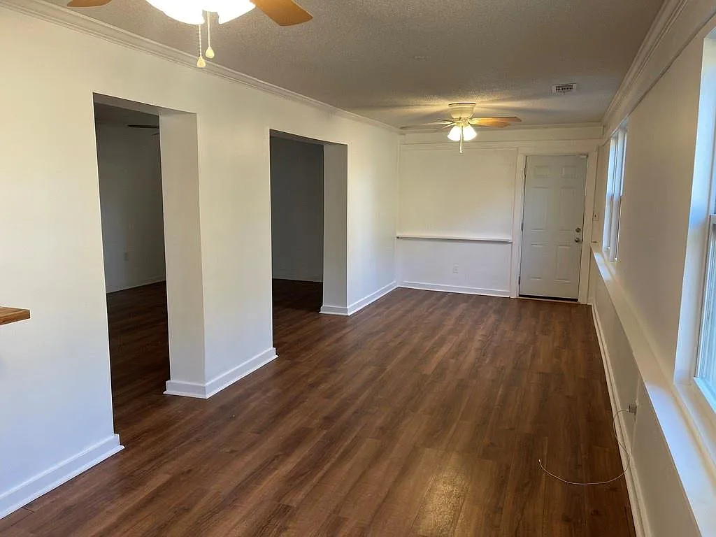 4 bed, 2.0 bath, 1744 sqft, $2,200 — Photo 3