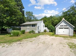 401 Ross Hill Rd, Charlestown, RI 02813