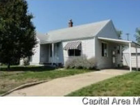 905 W Park Blvd, Taylorville, IL 62568