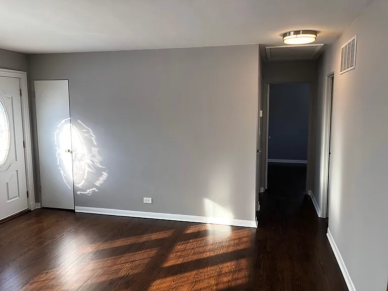 315 N School St — Photo 13