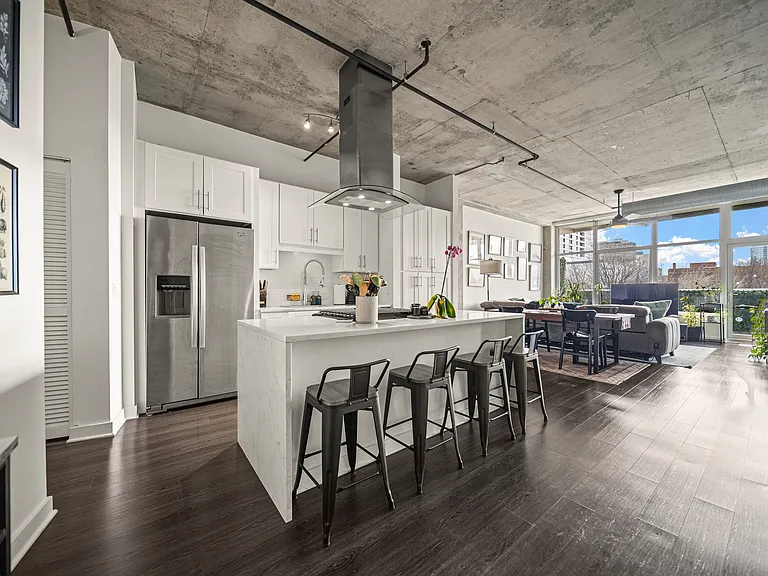 50 E 16th St #312 — Photo 2