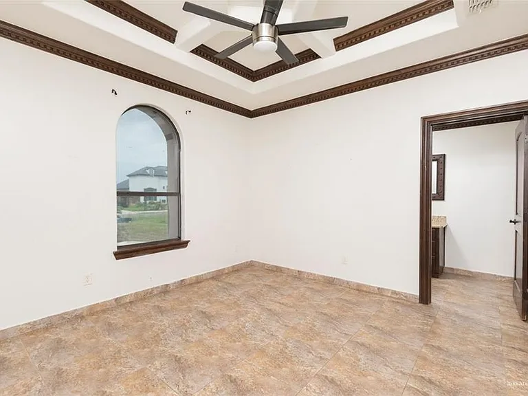 208 Thornwood Loop — Photo 13