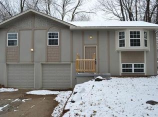 1613 SE Piccadilly St, Blue Springs, MO 64014