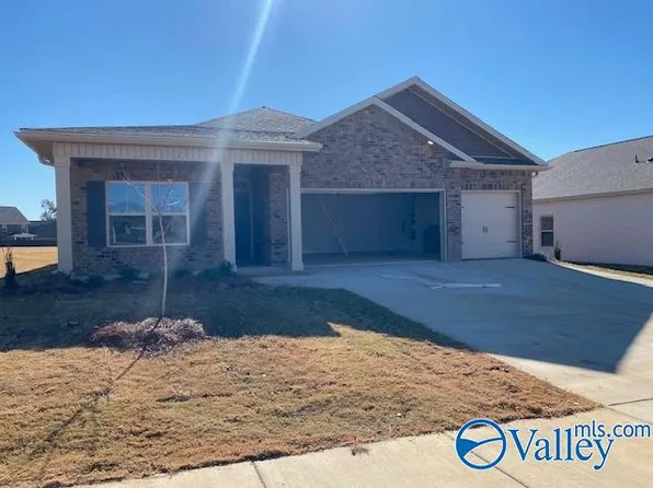 22477 Regent Dr, Athens, AL 35613