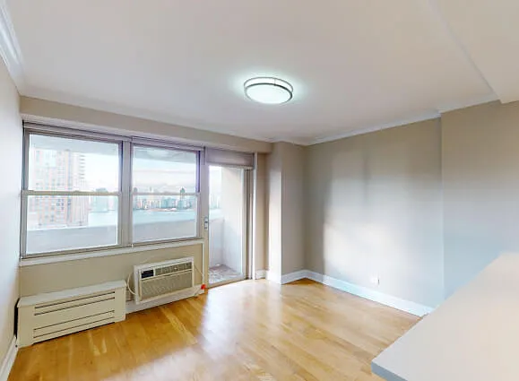 40 Harrison Street — Photo 3