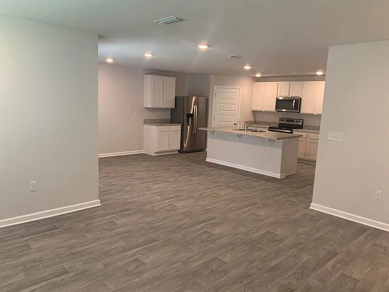 642 Earl Godwin Rd — Photo 5