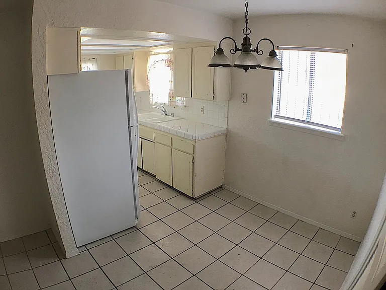 2418 Pittsburg Ave — Photo 9