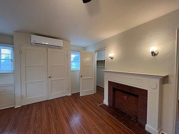 4th image of 25 Parkwood Dr #11
