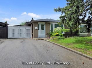 19 Flamingo Cres, Brampton, ON L6T2G4