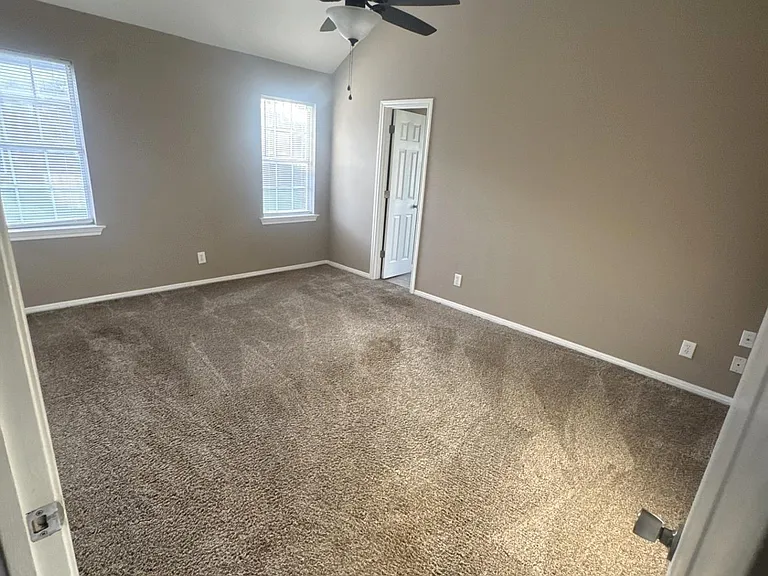 1213 Parliament St — Photo 14