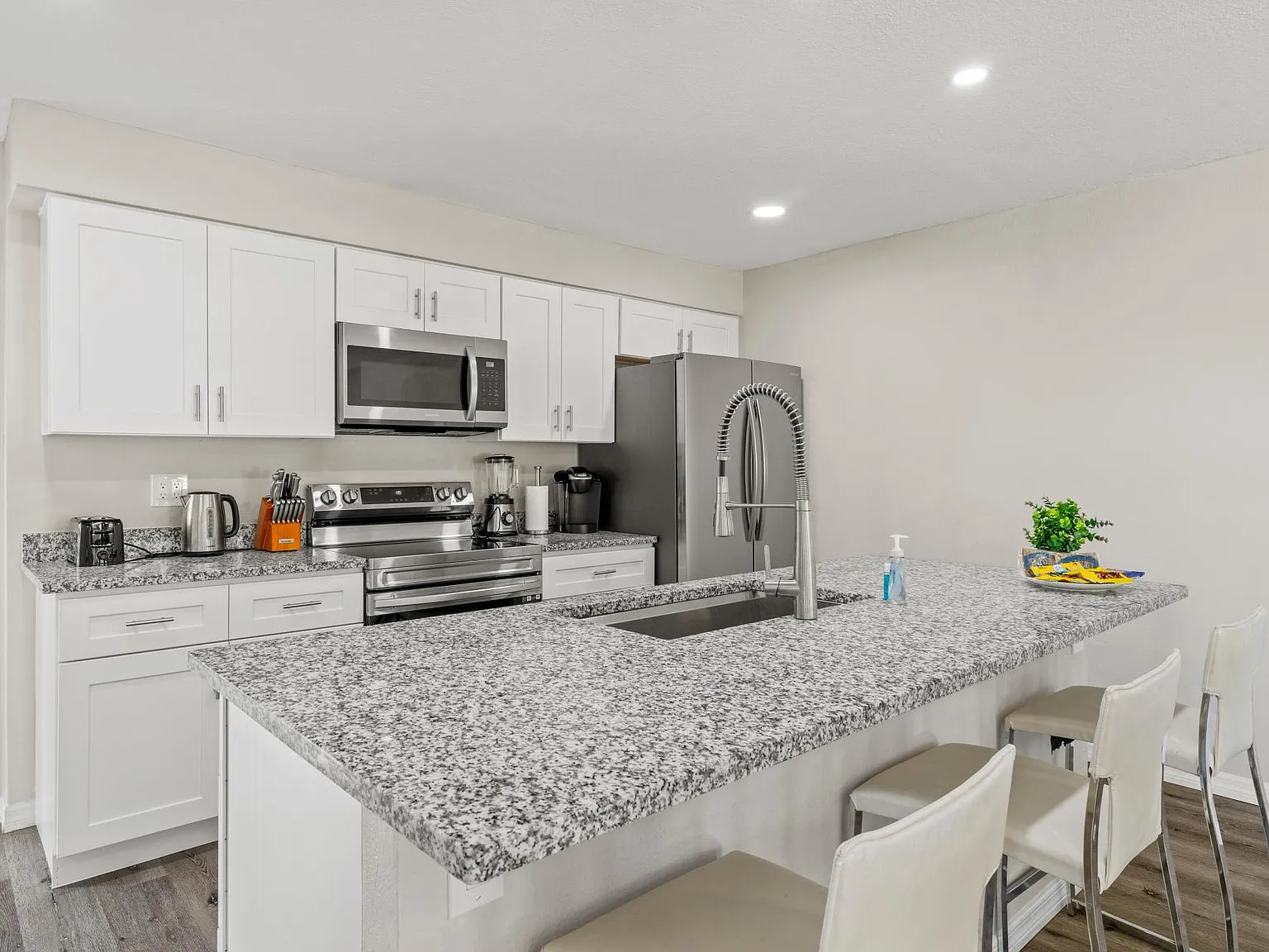1727 E Manasota Beach Rd — Photo 4